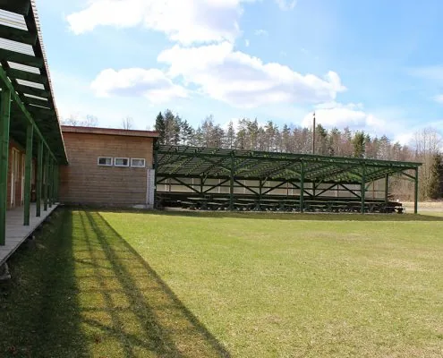 Puhkebaasi muruplats ja väliala